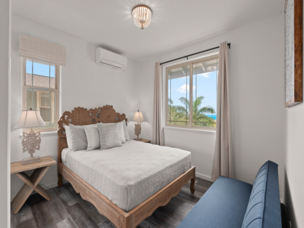 Luxury 4-Bedroom Retreat in Makaha Valley, Oahu - Your Perfect Getaway in Paradise